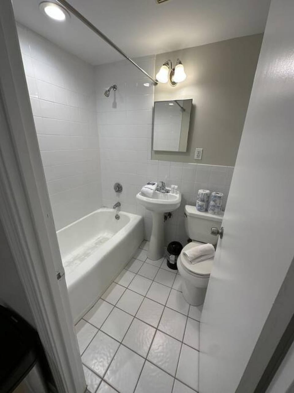 Brixton Studio Minutes from Back Bay Apartment in Back Bay