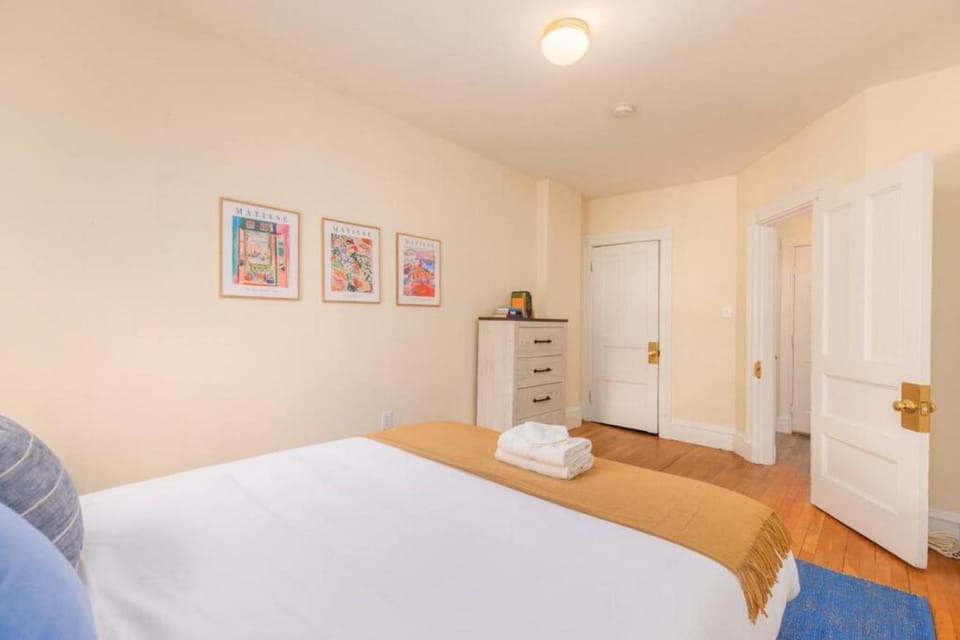 Wonderful Newbury 1 Bedroom Apartment in Back Bay