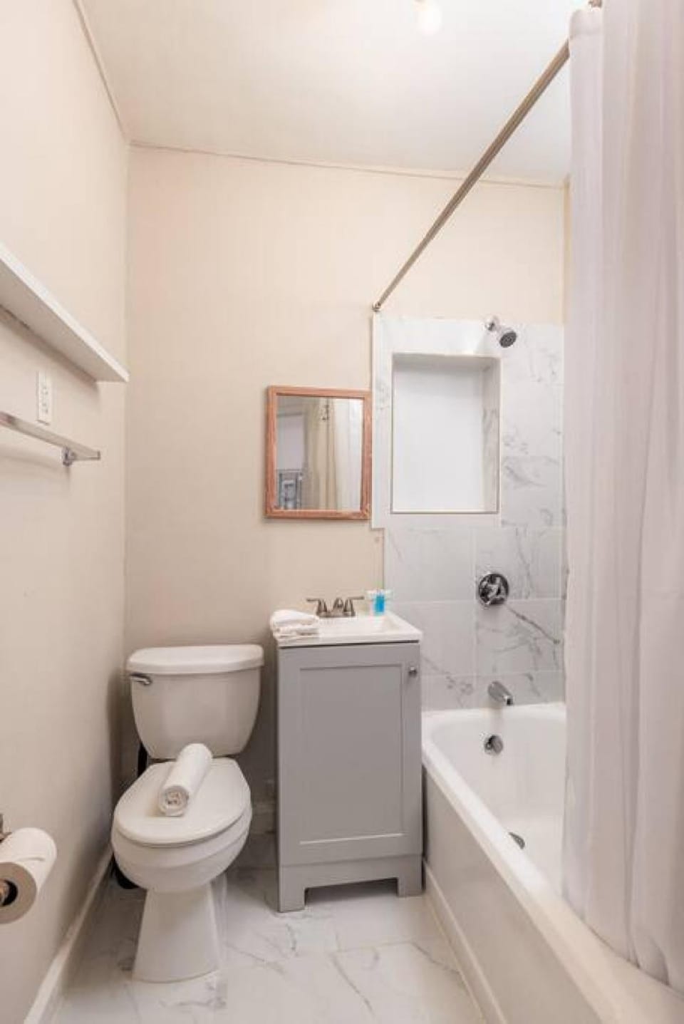 Cozy Back Bay 1 Bed 1 Bath Apartment in Back Bay