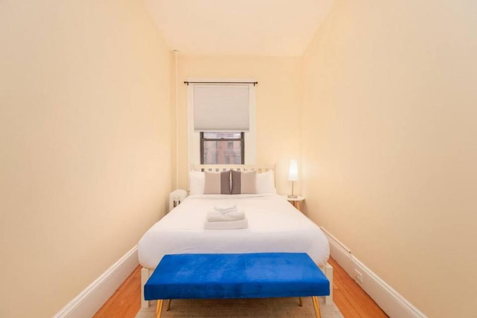 Charming Newbury Street Gem Apartment in Back Bay
