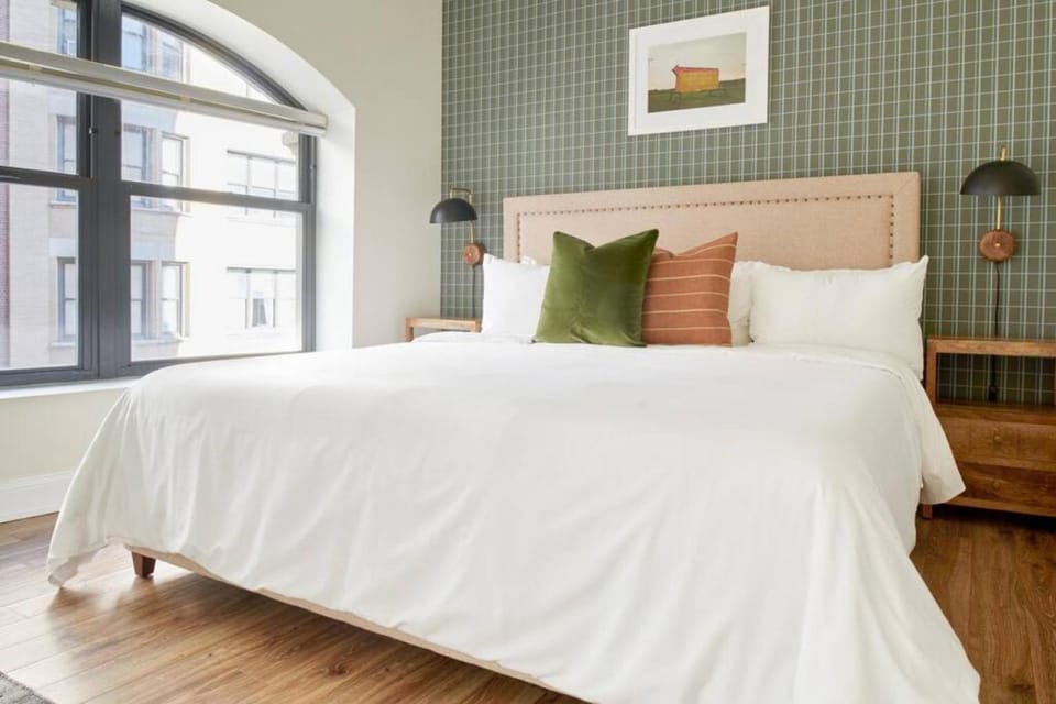 Beautiful 2 Bed In FIDI Boston with Self Check-in Apartment in Boston