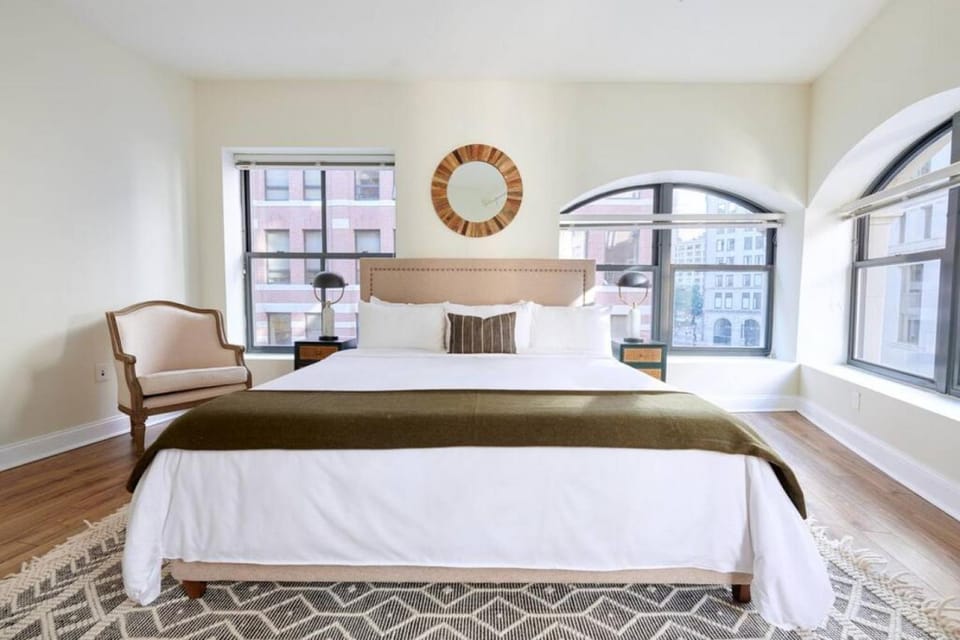 Beautiful 2 Bed In FIDI Boston with Self Check-in Apartment in Boston