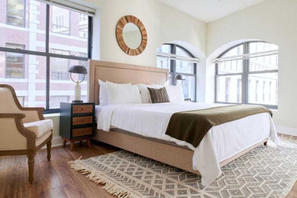 Beautiful 2 Bed In FIDI Boston with Self Check-in Apartment in Boston