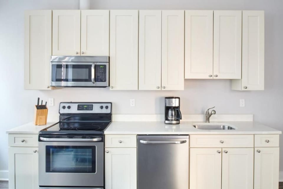 Bright FIDI 1 Bedroom Centrally Located Apartment in Boston