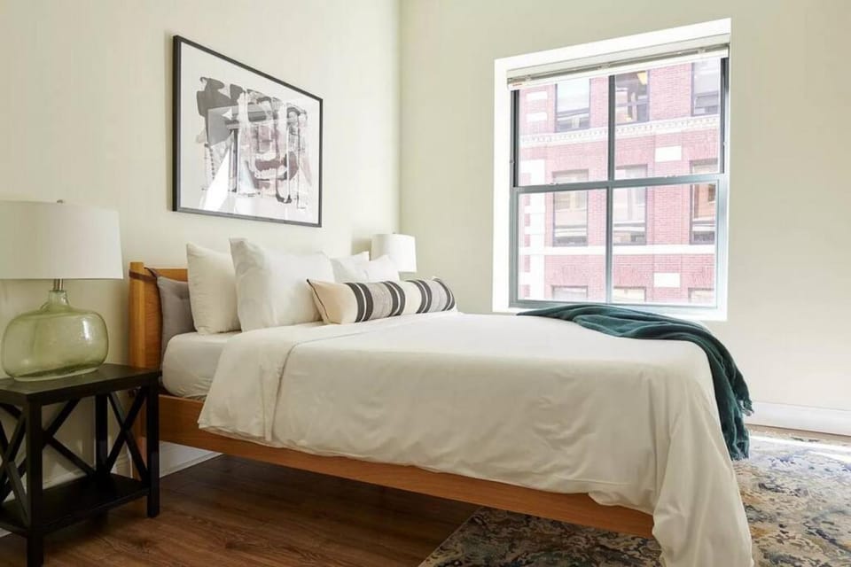 Lavish FIDI 2br 2ba Close to everything Apartment in Boston