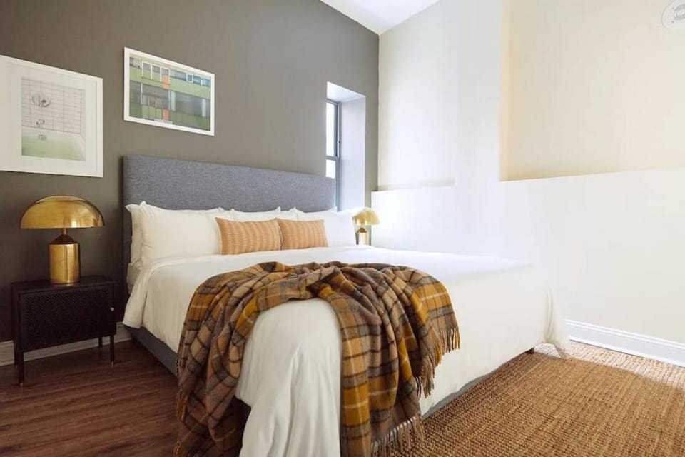 Spacious 2br FIDI District Centrally Located Apartment in Boston