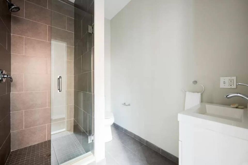 New and Lovely 1br in FIDI District with Keyless Entry Apartment in Boston