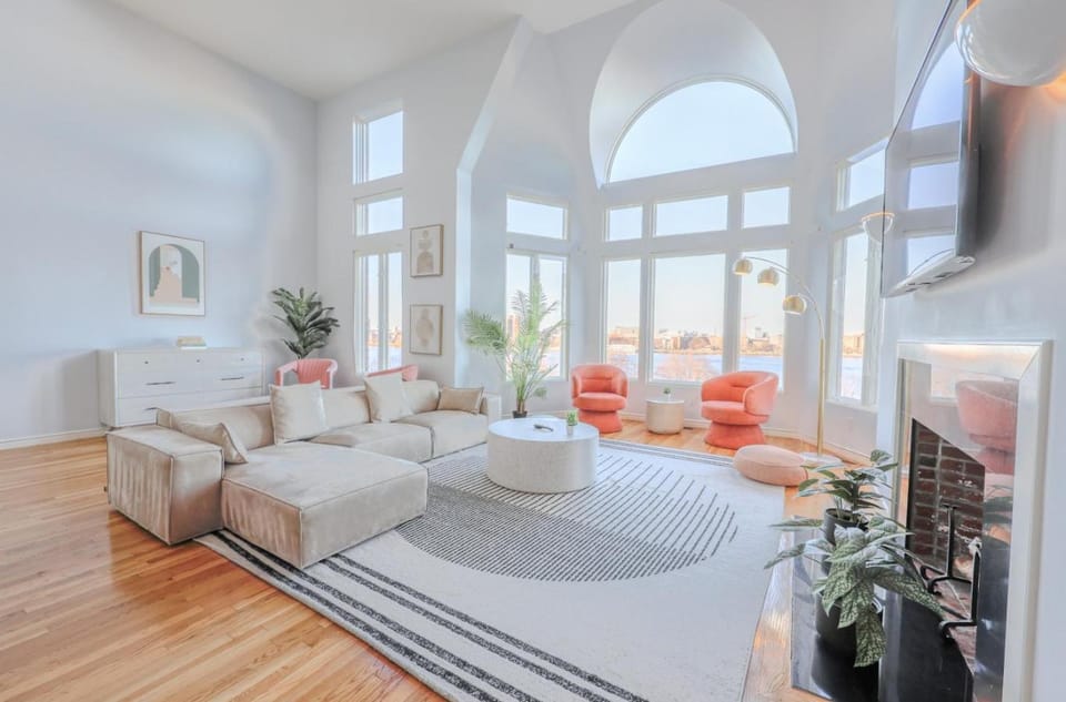Luxurious Fenway 2BR Penthouse with Roof Decks Apartment in Boston