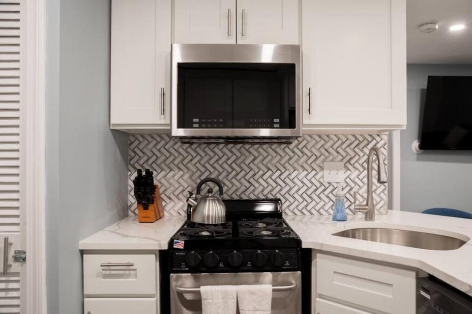 Wonderful Back Bay 1 Bed with Short walk to Fenway Apartment in Boston