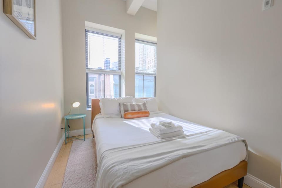 Almost there 4bed 2bath Apartment in Downtown Apartment in South Boston