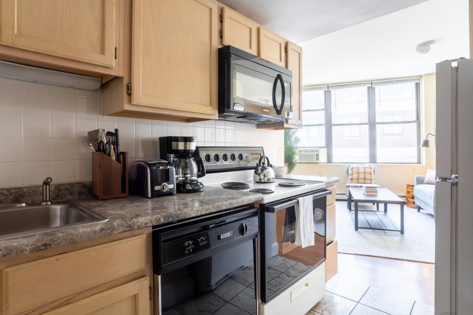Financial District Charm and Close Walk to Downtown Apartment in Boston