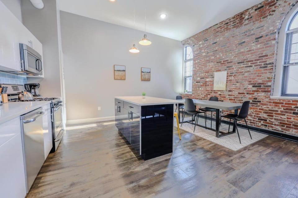 Lavish 3 Bed In Downtown Boston Keyless Entry Apartment in Beacon Hill