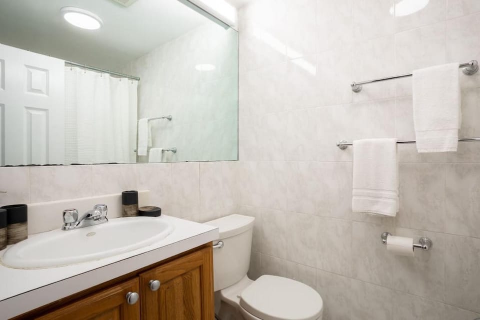 Bay Village Charm with 99 WalkScore with Short and Long Stays Apartment in Boston