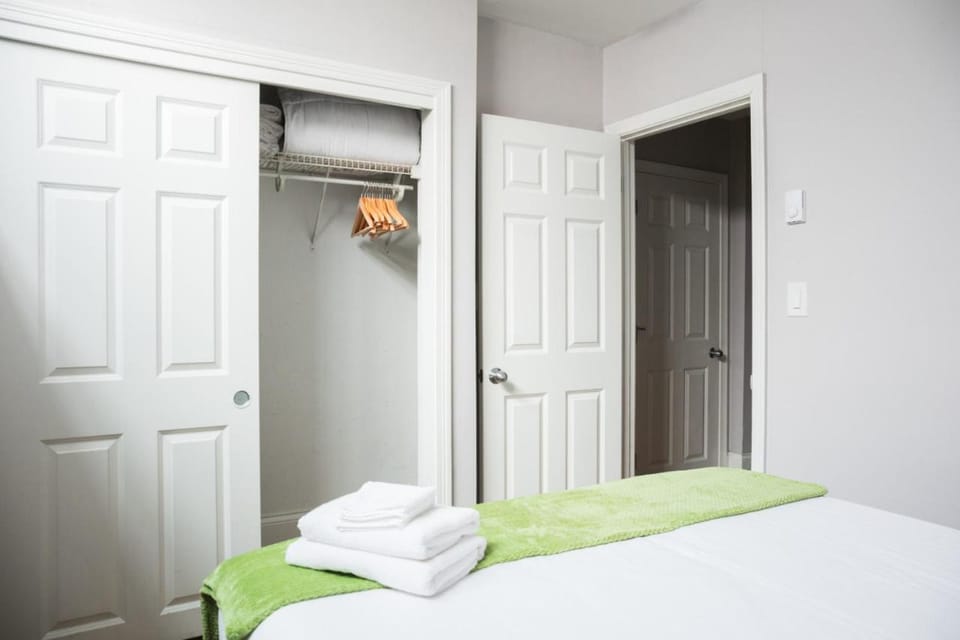 Perfect Traveling Nurse Housing in Theatre District Apartment in Boston