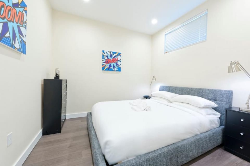 Simple 1br Financial District Keyless Entry Apartment in South Boston
