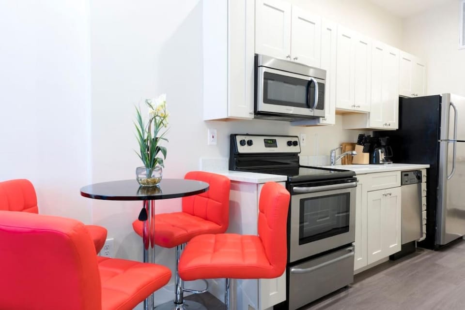Simple 1br Financial District Keyless Entry Apartment in South Boston