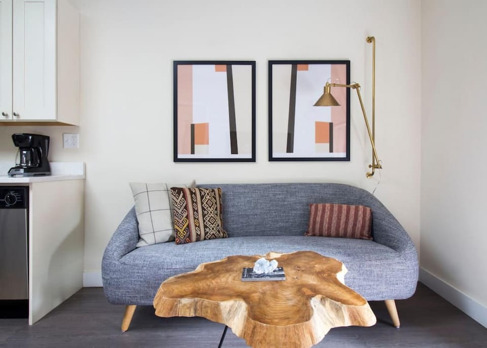 Downtown Boston Nurses Welcome Apartment in South Boston