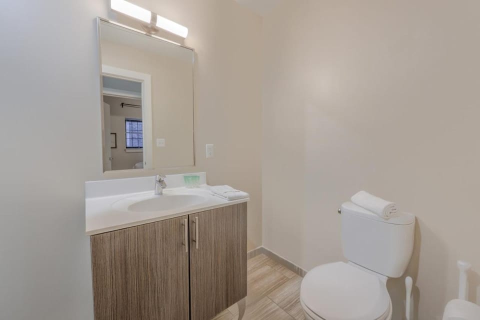 Centralized Downtown Location Onsite Parking Apartment in Beacon Hill