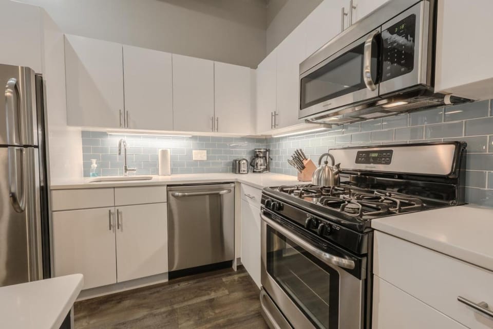 Centralized Downtown Location Onsite Parking Apartment in Beacon Hill