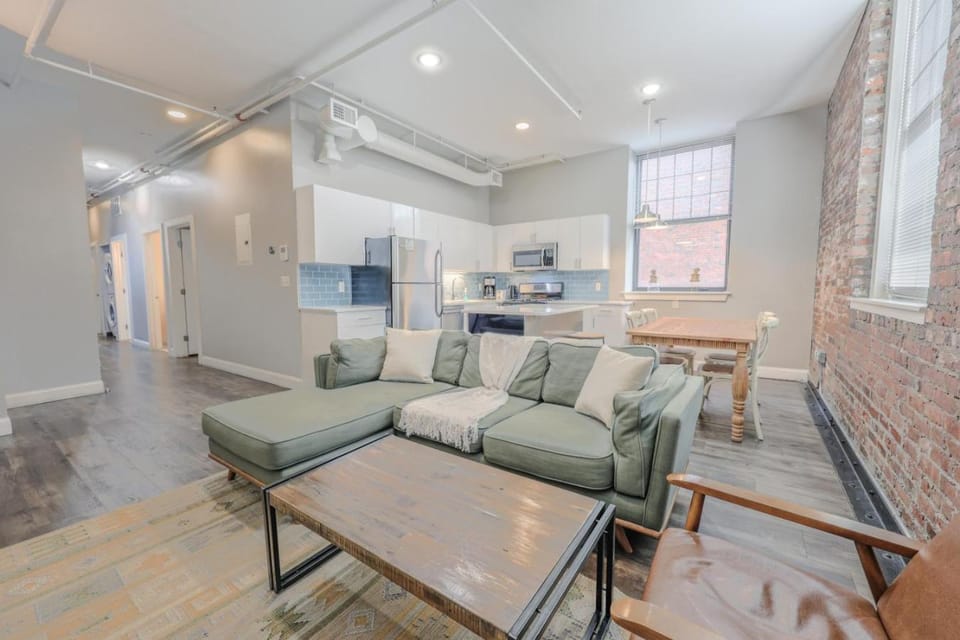 Lavishly Designed Home With Office Close to T Apartment in Beacon Hill