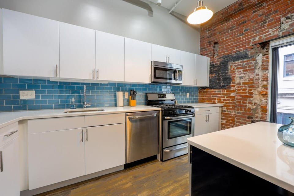 Keyless Entry Laundry in Unit Pet Friendly Apartment in Beacon Hill