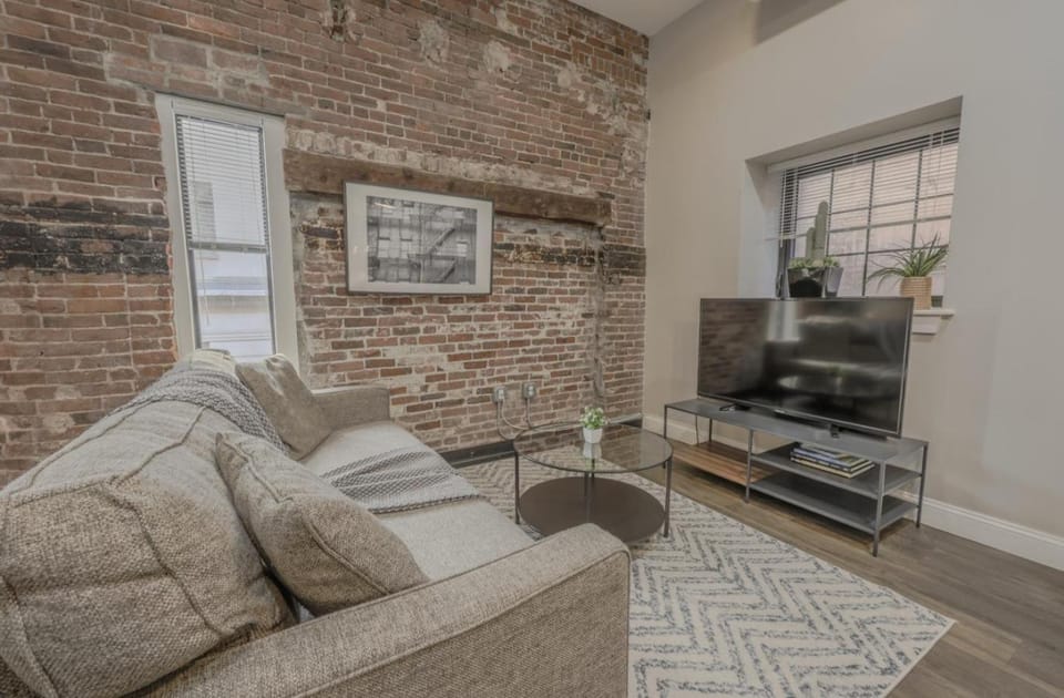 Luxury Furnished Loft near Park Street Station Apartment in Beacon Hill