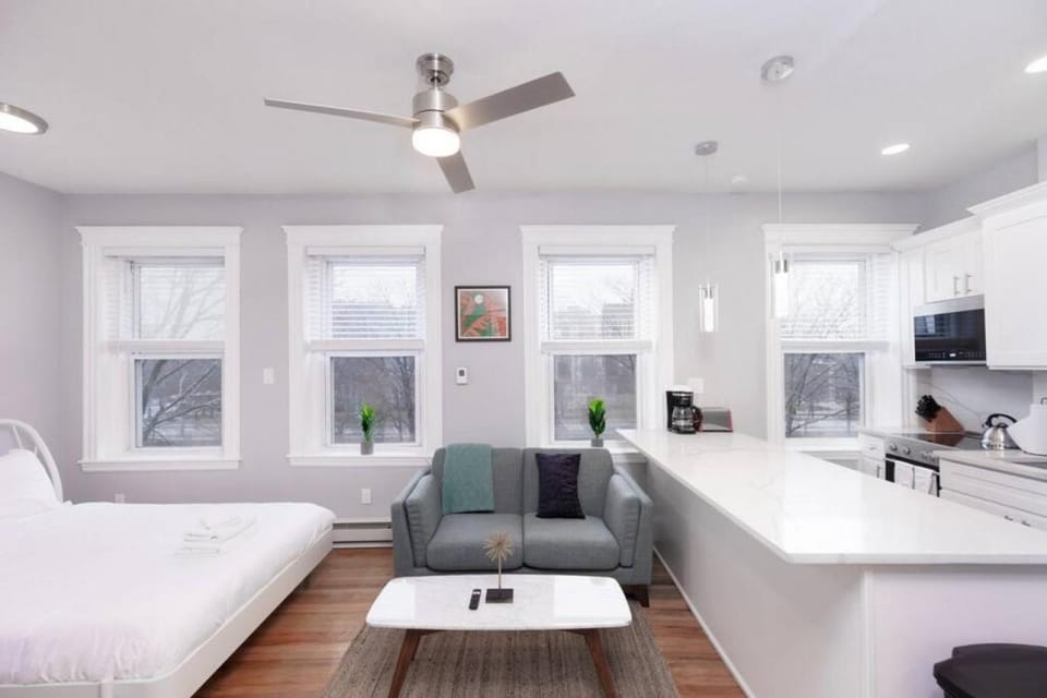 Cozy Central Fenway Studio Apartment in Boston