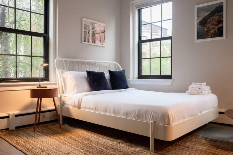 Modern Studio in South End Apartment in Back Bay