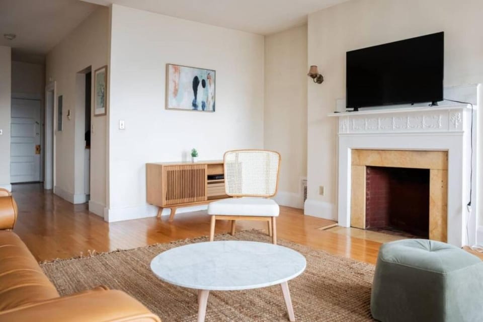 Stunning 1BR Steps to Fenway Apartment in Boston