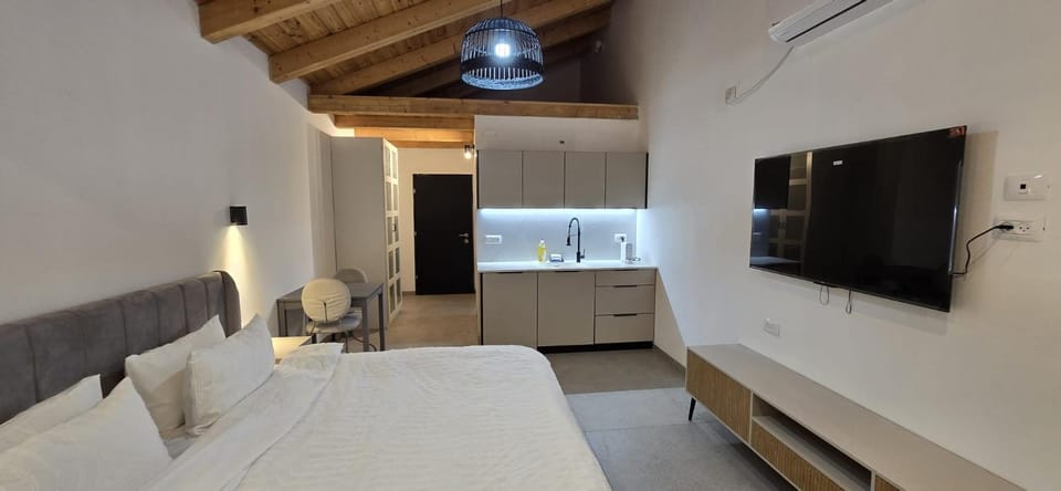 TV and multimedia, Kitchen or kitchenette