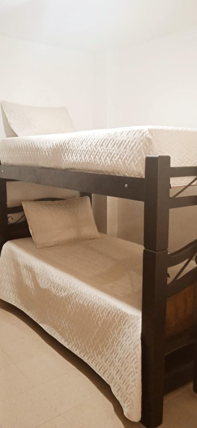 Bedroom, bunk bed
