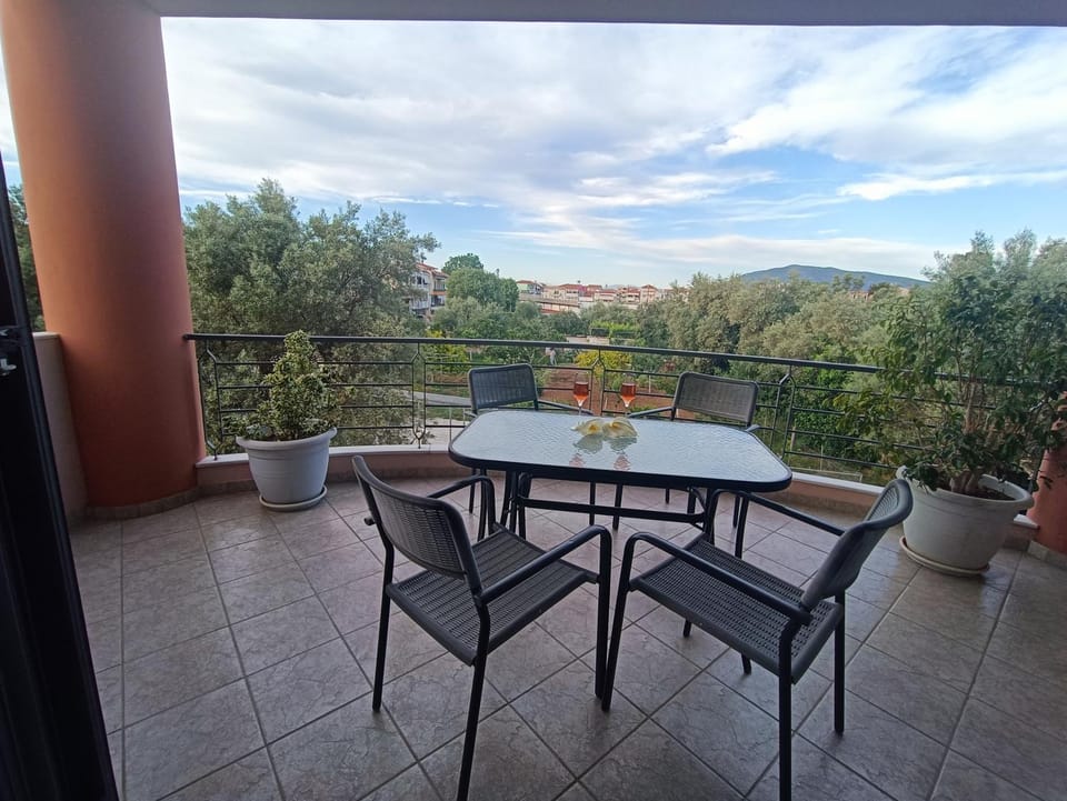Day, Natural landscape, View (from property/room), Balcony/Terrace