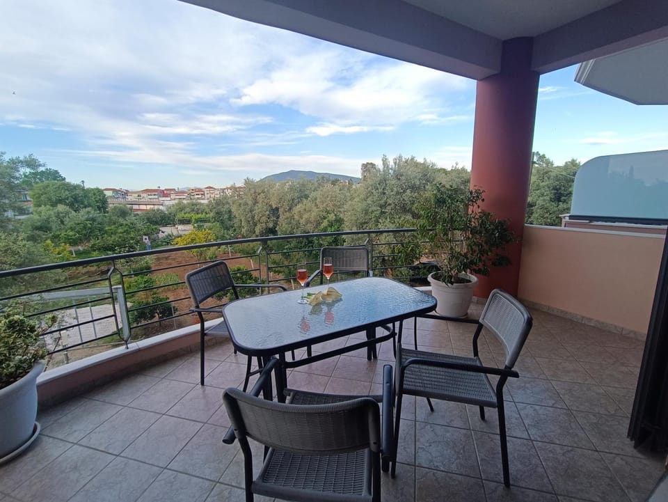 Natural landscape, View (from property/room), Balcony/Terrace, Mountain view