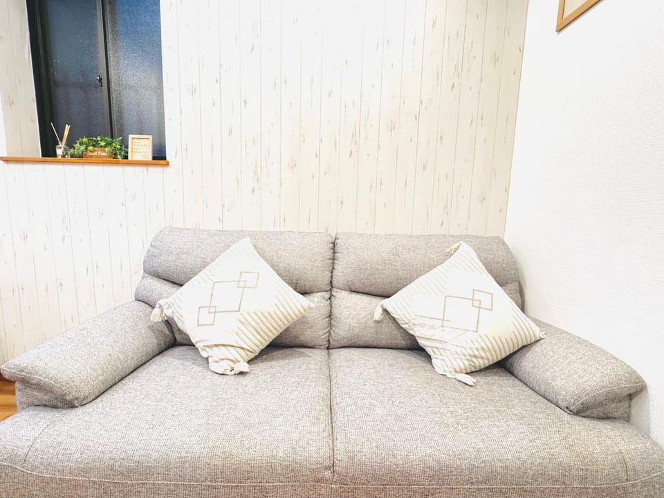 With Anna あんなの宿 House in Osaka