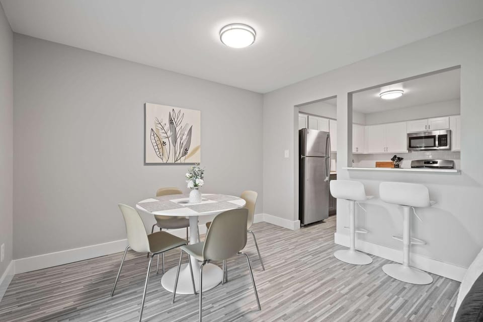 Bright & Airy Urban Unit Walk to Everything Apartment in Rochester