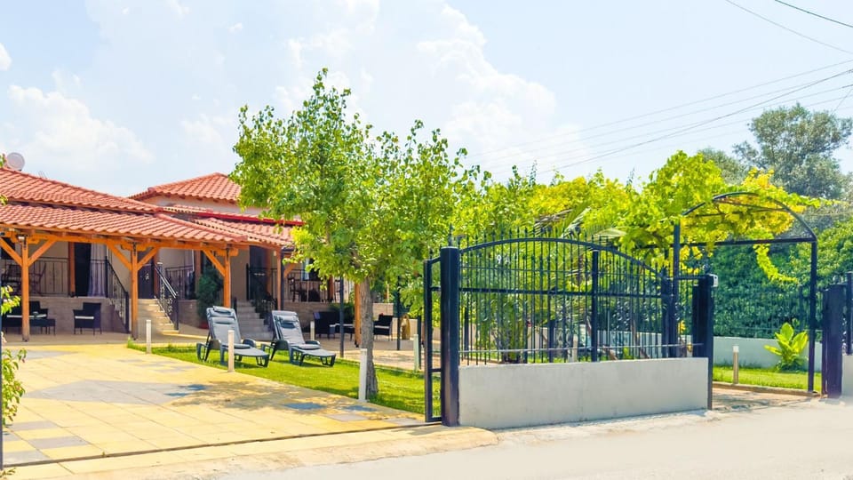 Property building, Garden view