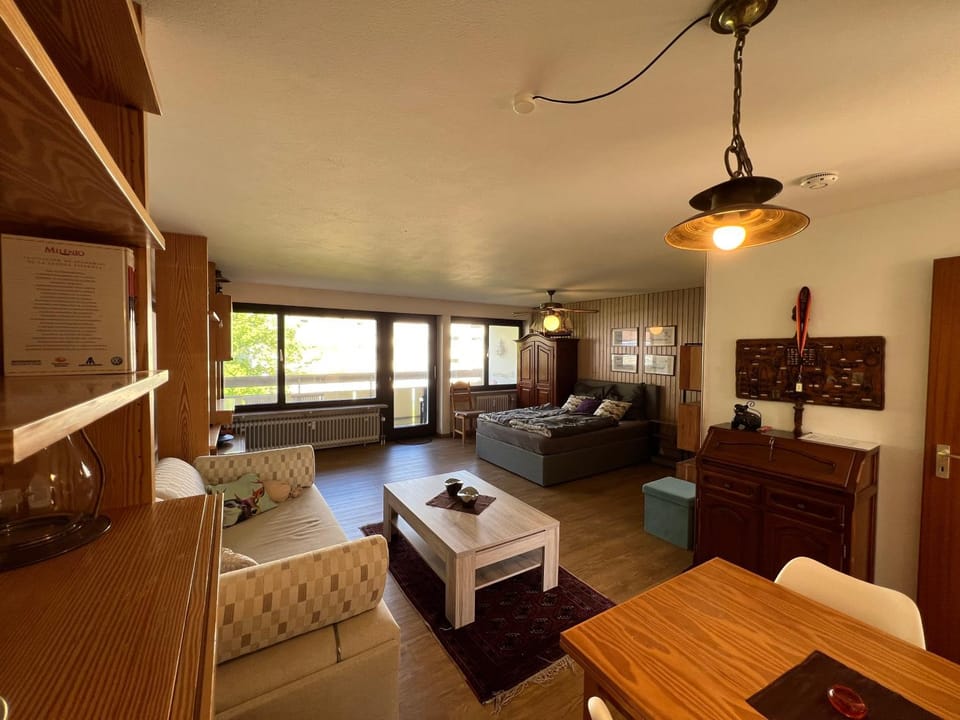 Communal lounge/ TV room, TV and multimedia, Balcony/Terrace, Living room, Seating area, Dining area, Bedroom