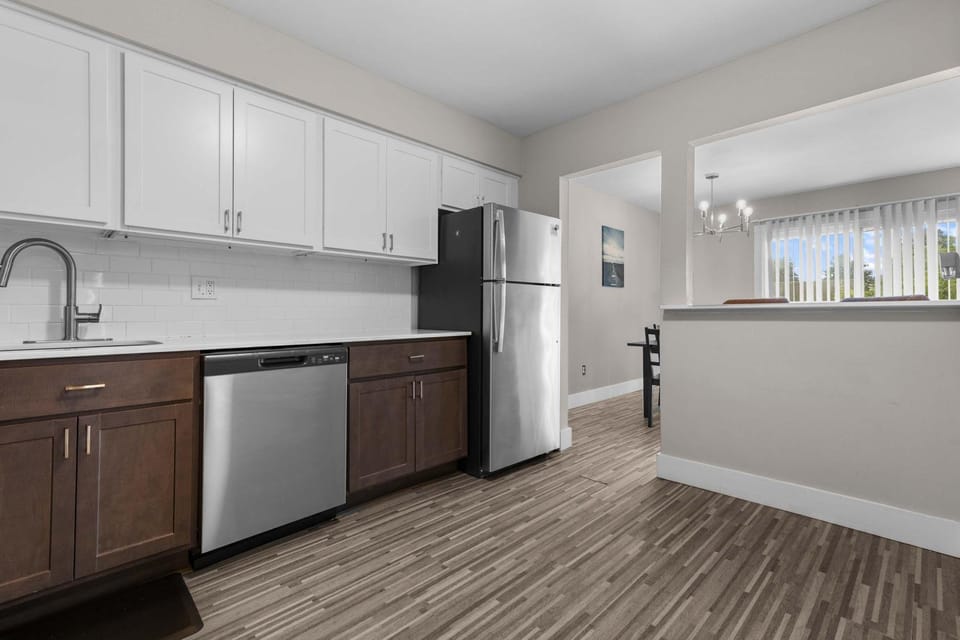 Elegant Escape Prime Location & Style Apartment in Rochester