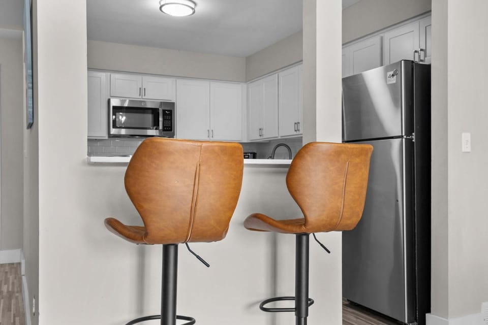 Elegant Escape Prime Location & Style Apartment in Rochester