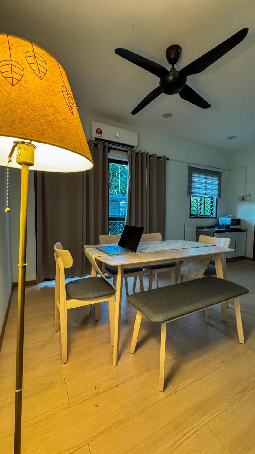 Property building, TV and multimedia, Dining area