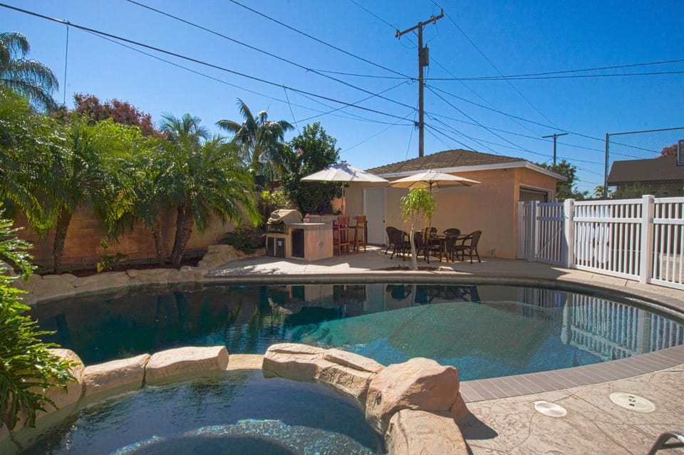 F-13 California Dreamin House in Orange