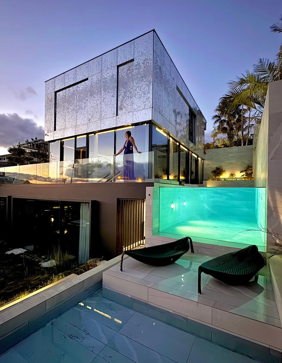Property building, Night, Natural landscape, Hot Tub, Pool view, Swimming pool, sunbed