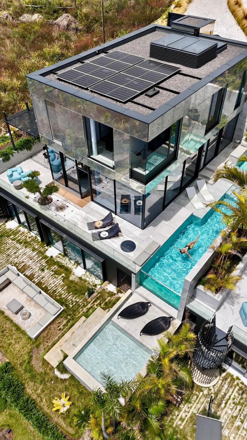 Property building, Day, Bird's eye view, Pool view, Swimming pool, Location, Parking, sunbed