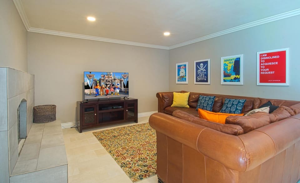 F-16 Pirates Lair House in Anaheim