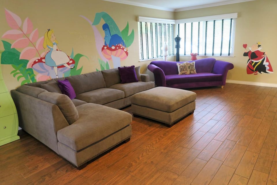 F-28 The Wonderland House House in Garden Grove