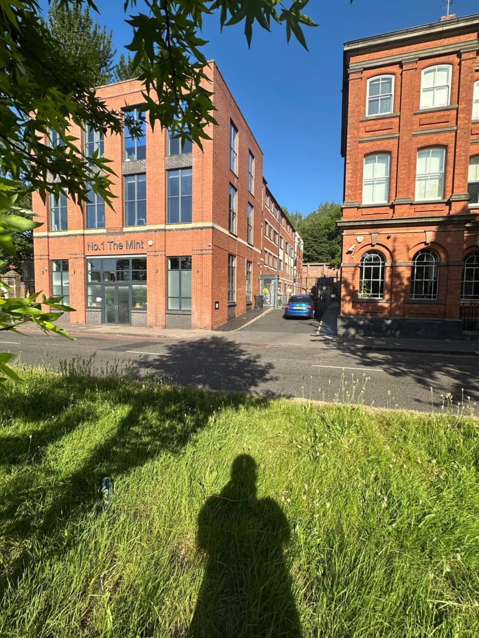 Mint drive 2 Beds With Secure Car Or Van Park w WiFi-Netflix No Deposit Required Apartment in Birmingham