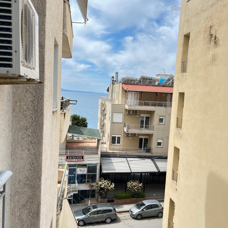 Property building, Day, Neighbourhood, City view, Street view, Location