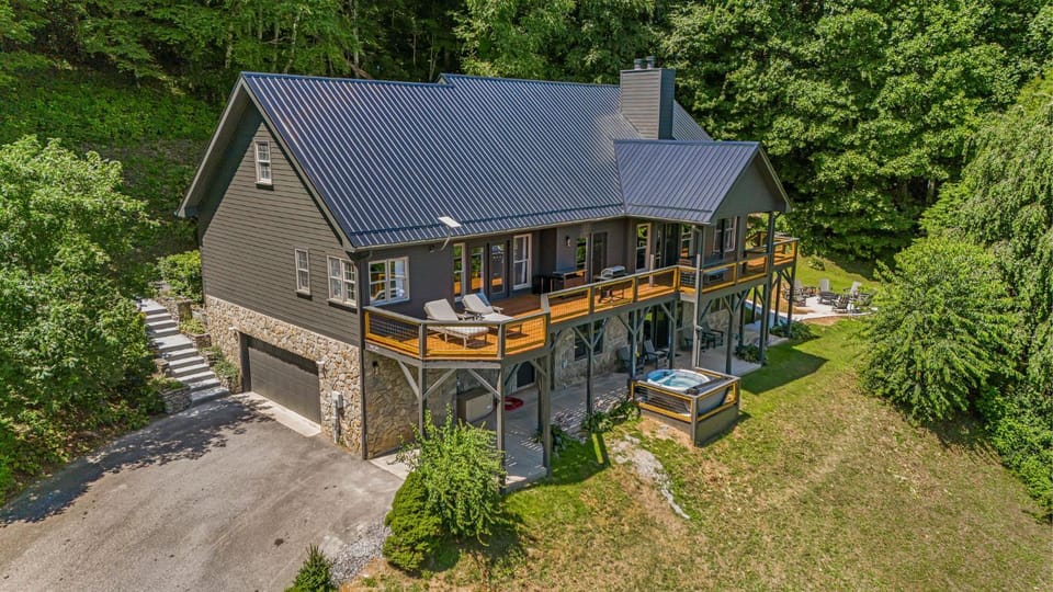 Cloud Nine by Carolina Mornings House in Upper Hominy