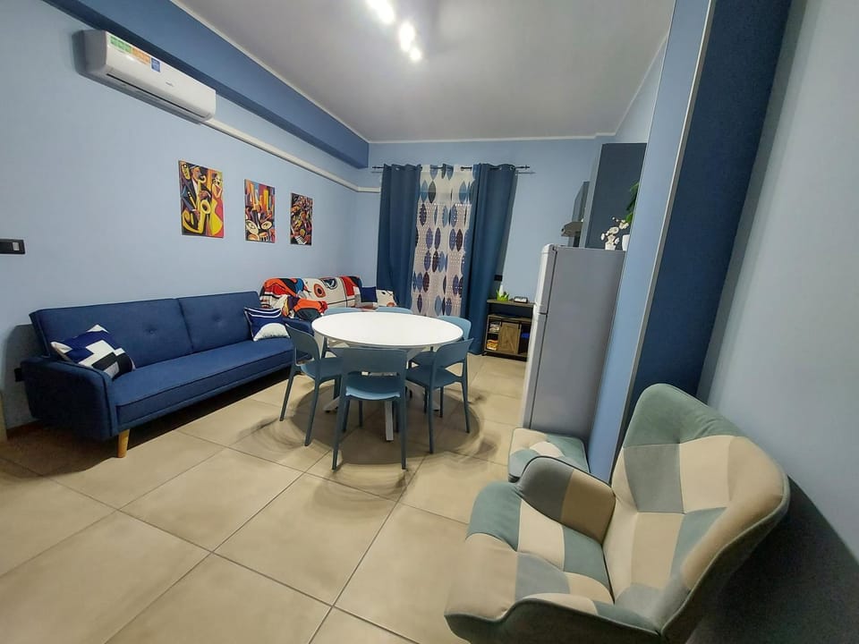 Living room, Dining area