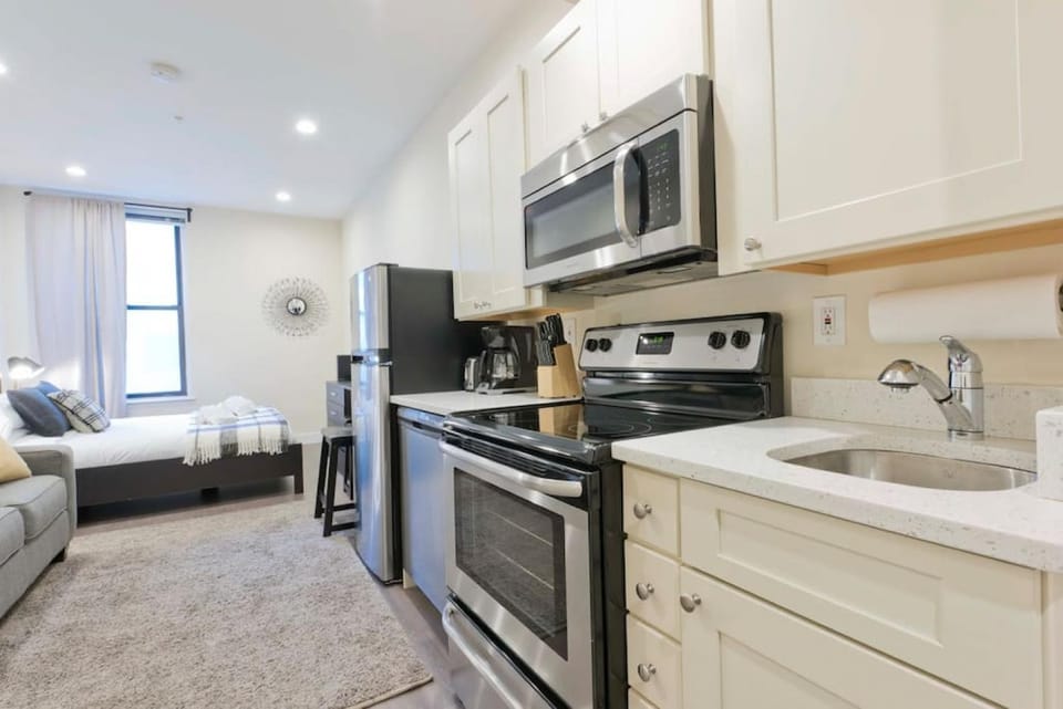 Centrally Located Loft Walk Anywhere Pets OK Apartment in South Boston